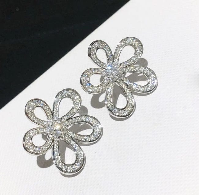 Stylish Floral Studded Earring